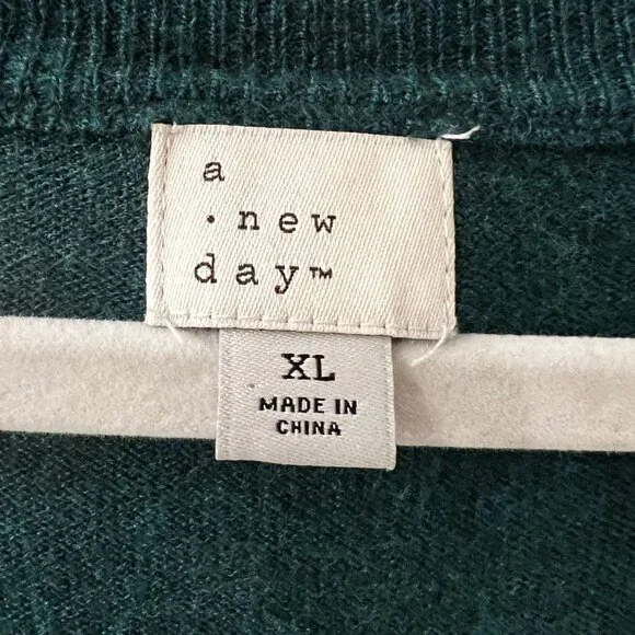 A New Day V Neck Sweater XL - Picture 3 of 4